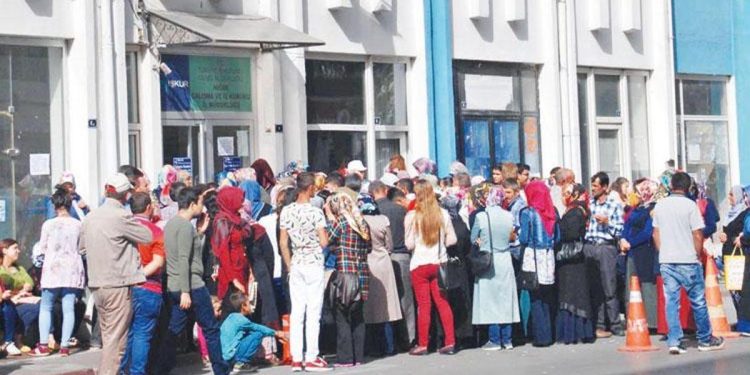 Sarsıntı bölgesinde işsizlik başvurusu iki kat arttı