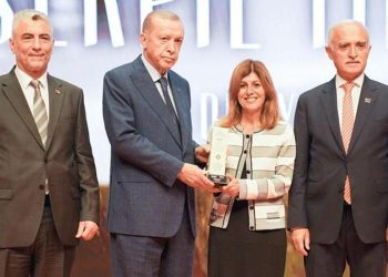 Serpil Timuray’a İş Dünyası Mükafatı