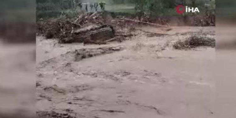 Şiddetli yağışlar Gürcistan’da can aldı