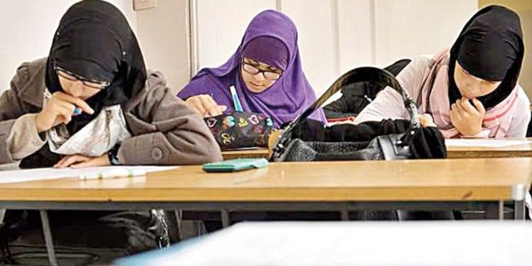 Son dakika: Fransa mahkemesinden reaksiyonlara neden olan abaya yasağına onay!