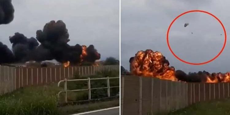 Son dakika… İtalya’da şov uçağı düştü!