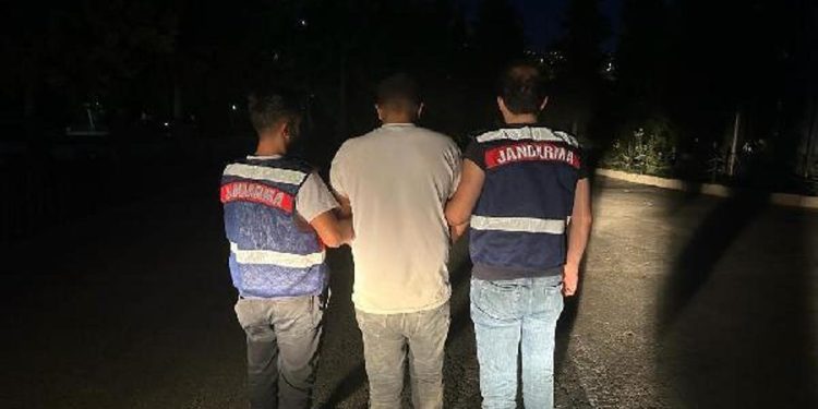 Suriye hududunda PKK’lı terörist yakalandı