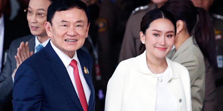 Tayland’ın eski Başbakanı Thaksin’in mahpus cezası 8 yıldan 1 yıla indirildi.