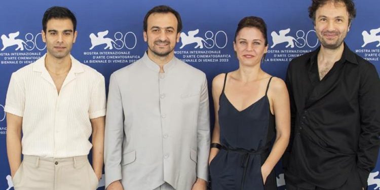 ‘Tereddüt Çizgisi’ Venedik’te ayakta alkışlandı