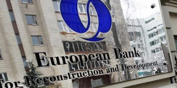 Türkiye için büyüme iddiasını revize etti