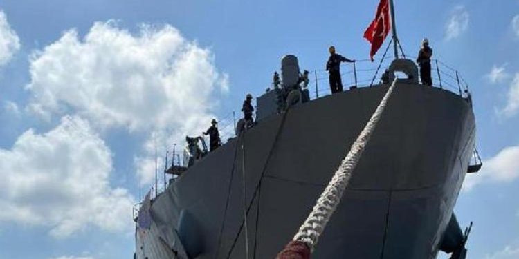 Türkiye’den yardım eli: TCG Bayraktar ve TCG Sancaktar, Libya’da