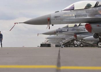 Ukraynalı pilotlar Arizona’da eğitilecek