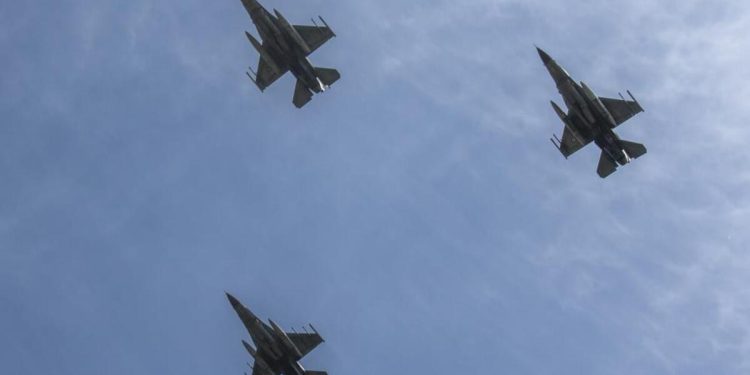 Ukraynalı pilotların F-16 uçuş eğitimi ekimde başlayacak