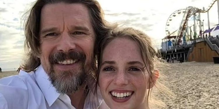 Ünlü aktör direktör koltuğuna oturdu, kızı başrol oynadı: O bahadır sahneleri çekerken hiç zorlanmadık