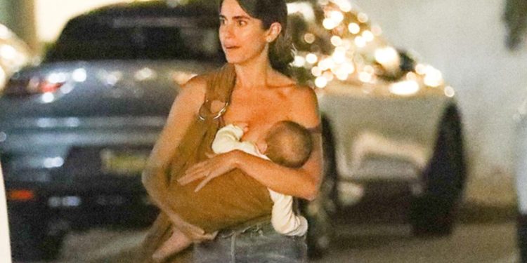 Ünlü oyuncu geride kalbi kırık bir eski eş bırakmıştı…. Konutta doğurduğu bebeğini sokaklarda emzirdi