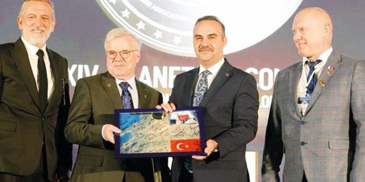 Uzay Kaşifleri Derneği Lideri Reinhold Ewald Bursa’da konuştu: Geleceği göklerde inşa edelim