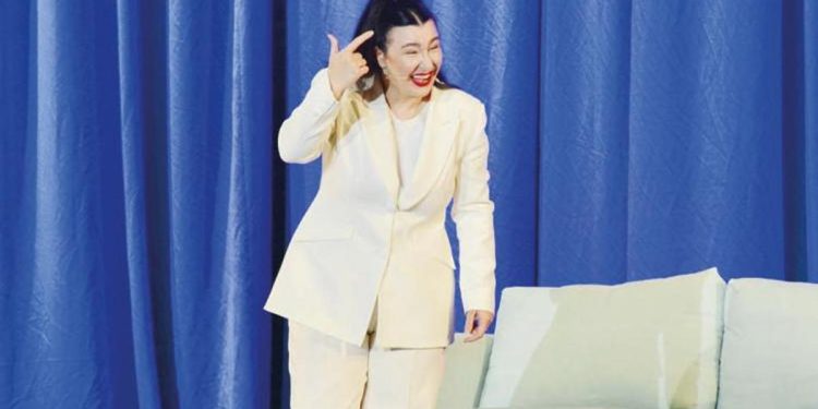 Yasemin Sakallıoğlu Kuruçeşme’de kahkahaya boğdu!