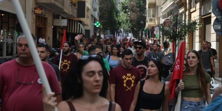 Yeni çalışma yasa tasarısı Yunanistan’da çalışanları sokağa döktü