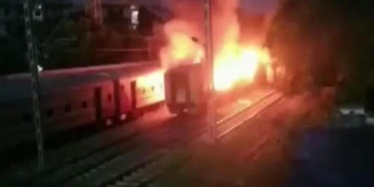 Yolcu treninde facia: 9 meyyit, 20 yaralı