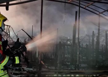 Yüzen çarşı alev alev yandı! Tayland’dan vahim imgeler…