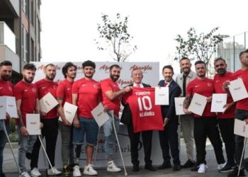 Ampute Milli Futbol Takımı futbolcuları dairelerine kavuştu