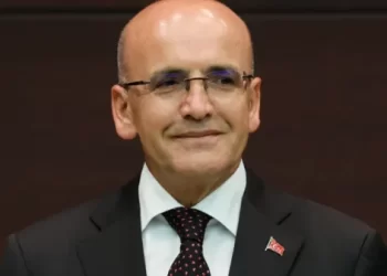 Bakan Şimşek, MEDEF üyeleriyle bir araya geldi