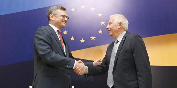 AB’li bakanlar Kiev’de toplandı… Ukrayna’da gövde gösterisi