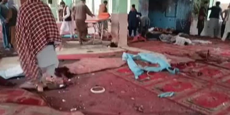 Afganistan’da mescide akın