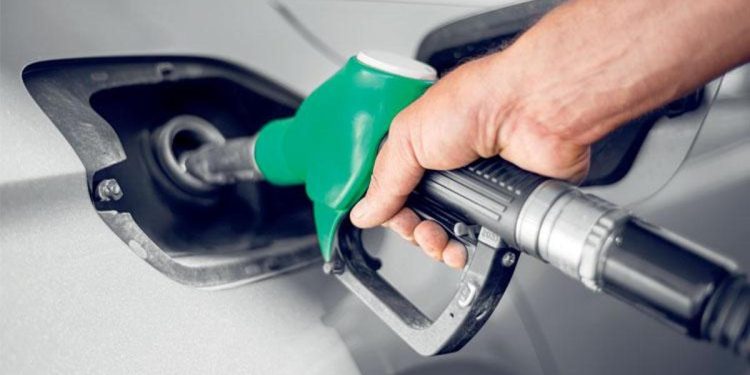 Akaryakıta 2 lira 10 kuruş indirim