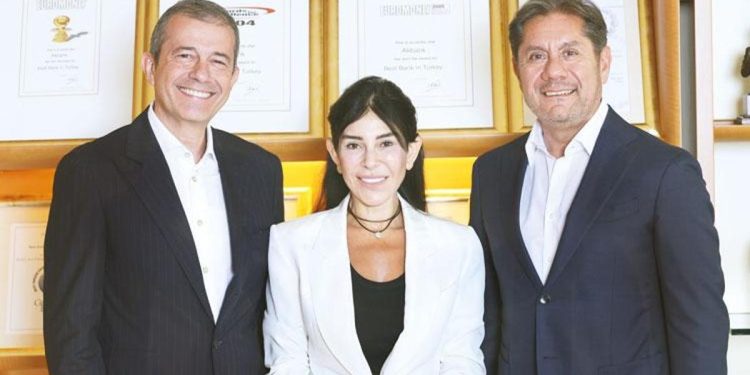 Akbank’ta genel müdür değişti