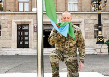 Azerbaycan bayrağı Hocalı ve Hankendi’de göndere çekildi