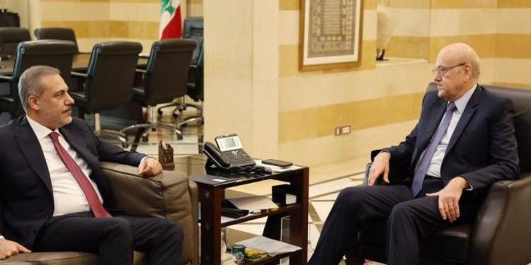 Bakan Fidan, Lübnan Başbakanı Mikati ile bir ortaya geldi