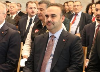 Bakan Kacır: 128 canlı yarar eski sarsıntıların izi araştırılacak