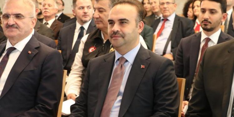 Bakan Kacır: 128 canlı yarar eski sarsıntıların izi araştırılacak