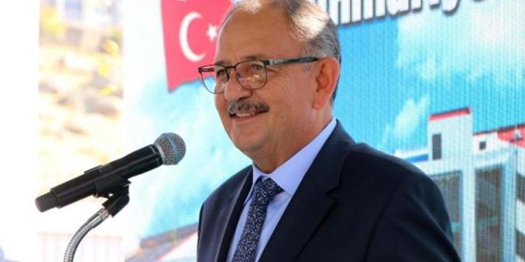 Bakan Özhaseki ortaokul açılış merasimine katıldı: 3 milyon 700 bin kitabı öğrencilerimize parasız veriyoruz