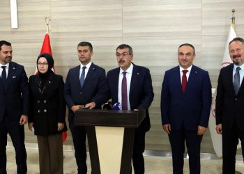 Bakan Tekin: Zelzele sebebiyle bin 583 okul tekrar yapıldı