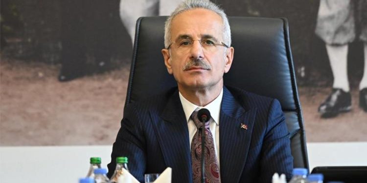 Bakan Uraloğlu açıkladı: Trabzon raylı sistem projesini devraldık