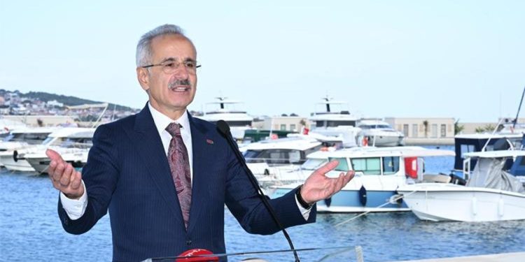 Bakan Uraloğlu: İzmir’i yat turizminin başşehrine dönüştüreceğiz