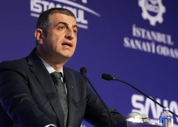 Bayraktar: Savunma endüstrimiz buzkıran gemisi üzere