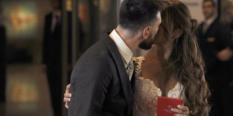 Beş yaşında tanışmışlardı… ‘Bir gün sevgili olacağız’ dedi… Onlar artık evli ve üç çocuklu