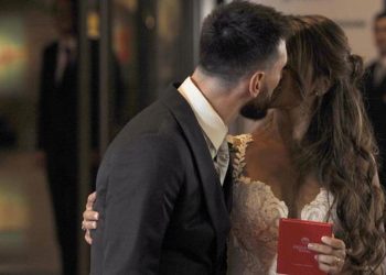 Beş yaşında tanışmışlardı… ‘Bir gün sevgili olacağız’ dedi… Onlar artık evli ve üç çocuklu