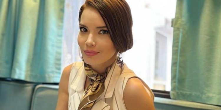 Betül Dinçer dikkatleri üstüne çekti