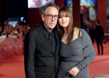 Birlikte birinci defa kırmızı halıdalar