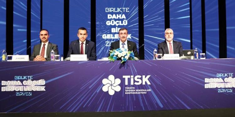 Cumhurbaşkanı Yardımcısı Yılmaz’dan bildiri: ‘Cumhuriyet bedelleriyle bu makamdayım’