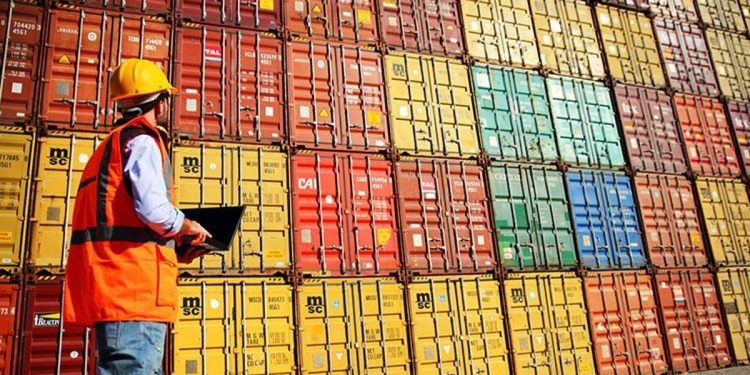 Dış ticaret açığı düştü