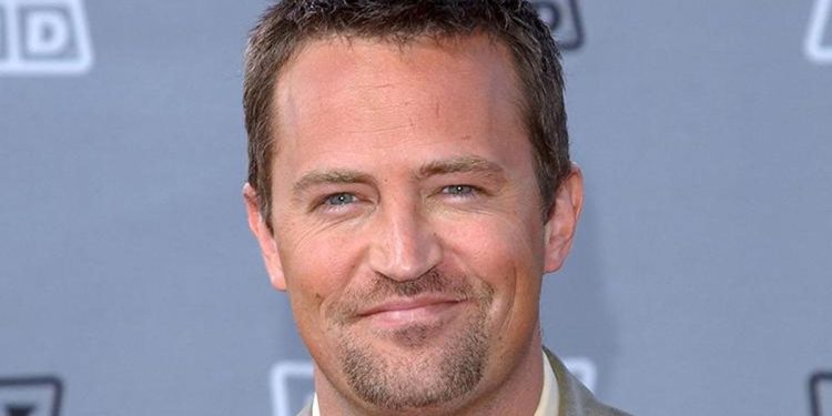 Friends dizisinin yıldızı Matthew Perry 54 yaşında hayatını kaybetti!