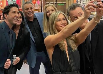 Friends yıldızlarından Matthew Perry’nin vefatının akabinde birinci açıklama: O bizim dostumuz değil ailemizdi  
