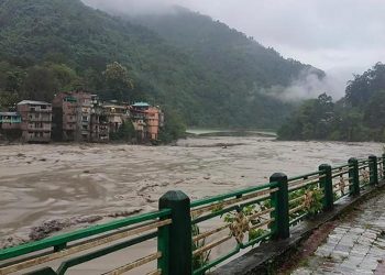 Hindistan’ı sel vurdu: 23 asker kayıp