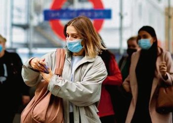 İngiltere’den flaş koronavirüs açıklaması: Bizi şaşırtmaya devam edecek