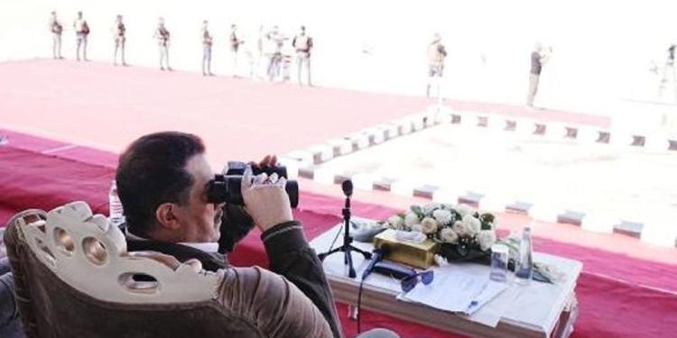 Irak Başbakanı ‘demir çekiç’ tatbikatında…