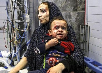 İsrail hastane hücumlarını yasallaştırmaya çalışıyor