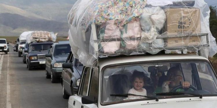 Karabağ’dan Ermenistan’a geçenlerin sayısı 100 bini aştı