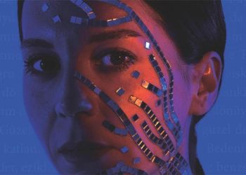 Karşın birinin öyküsü DİSKO TOPU sahnede