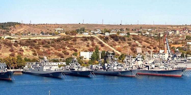 Kırım donanması inançlı bölgeye çekiliyor: Rusya’dan Karadeniz’de savunma adımı