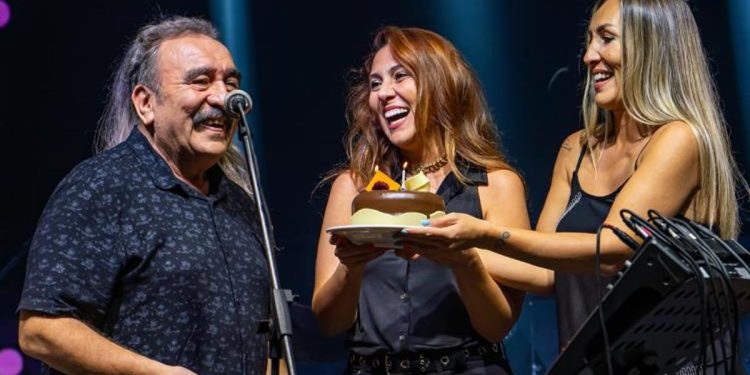 Kızlarını karşısında görünce çok duygulandı